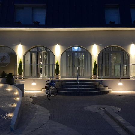 Hotel Cavallo Bianco Reggiolo Zewnętrze zdjęcie